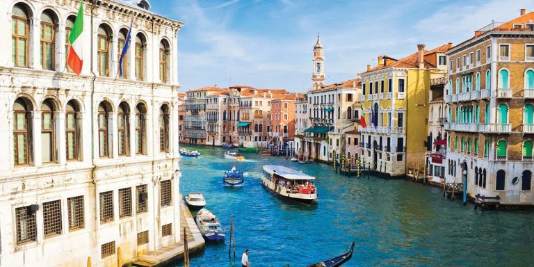 02-limnes-italias-venice
